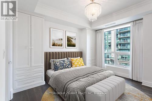 404 - 2060 Lakeshore Road, Burlington, ON - Indoor Photo Showing Bedroom