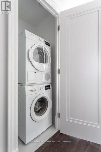 404 - 2060 Lakeshore Road, Burlington, ON - Indoor Photo Showing Laundry Room