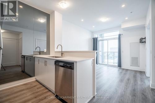 801 - 16 Concord Place, Grimsby, ON - Indoor Photo Showing Kitchen With Upgraded Kitchen