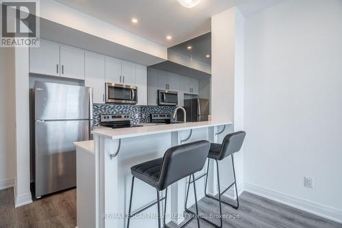 801 - 16 Concord Place, Grimsby, ON - Indoor Photo Showing Kitchen With Upgraded Kitchen