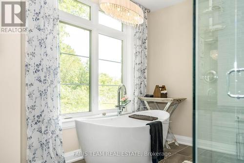 4454 North Valley Lane, Severn, ON - Indoor Photo Showing Bathroom