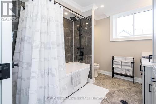 4454 North Valley Lane, Severn, ON - Indoor Photo Showing Bathroom