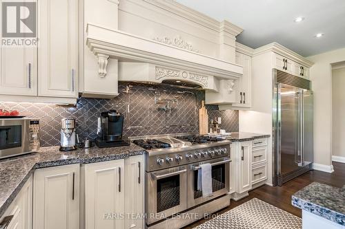 4454 North Valley Lane, Severn, ON - Indoor Photo Showing Kitchen With Upgraded Kitchen