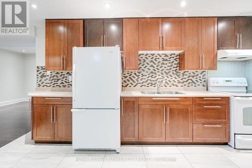 5674 Whitehorn Avenue E, Mississauga, ON - Indoor Photo Showing Kitchen With Double Sink