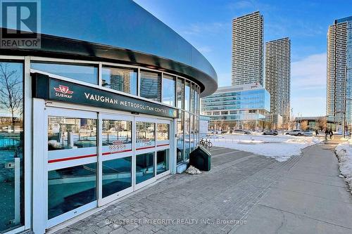 1809 - 1000 Portage Parkway S, Vaughan, ON - Outdoor