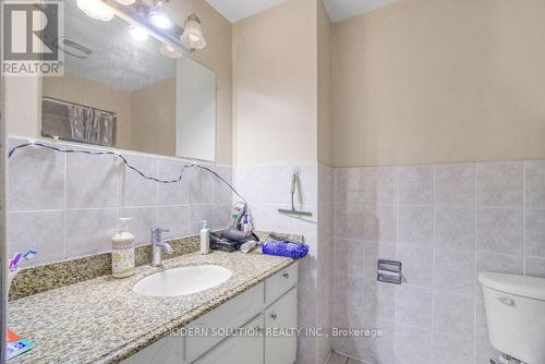 142 Mill Street N, Brampton, ON - Indoor Photo Showing Bathroom