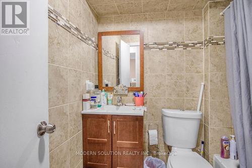 142 Mill Street N, Brampton, ON - Indoor Photo Showing Bathroom