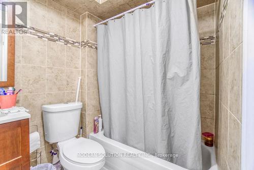 142 Mill Street N, Brampton, ON - Indoor Photo Showing Bathroom