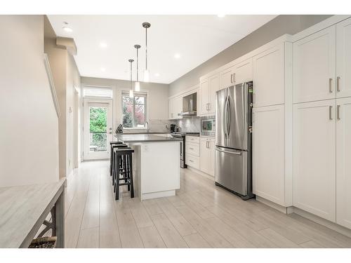 32 21150 76A Avenue, Langley, BC - Indoor Photo Showing Kitchen With Stainless Steel Kitchen With Upgraded Kitchen