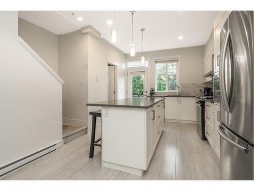 32 21150 76A Avenue, Langley, BC - Indoor Photo Showing Kitchen With Stainless Steel Kitchen With Upgraded Kitchen