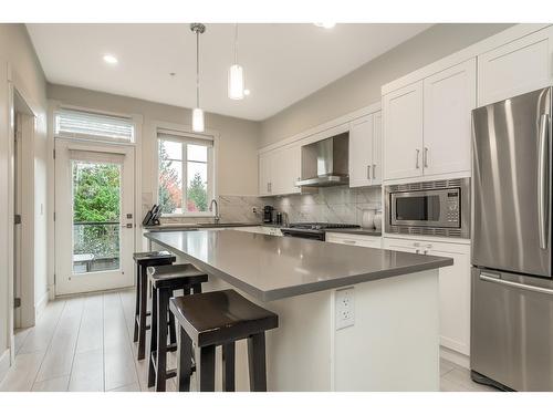 32 21150 76A Avenue, Langley, BC - Indoor Photo Showing Kitchen With Stainless Steel Kitchen With Upgraded Kitchen