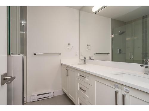 32 21150 76A Avenue, Langley, BC - Indoor Photo Showing Bathroom