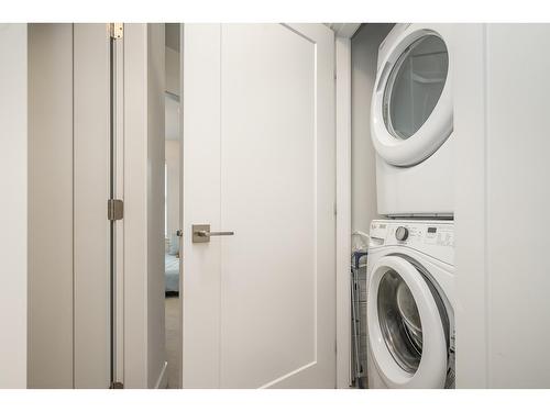 32 21150 76A Avenue, Langley, BC - Indoor Photo Showing Laundry Room