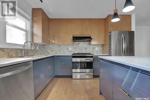 58 Marquis Crescent, Regina, SK - Indoor Photo Showing Kitchen With Upgraded Kitchen