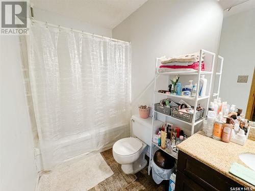 301 275 Kingsmere Boulevard, Saskatoon, SK - Indoor Photo Showing Bathroom