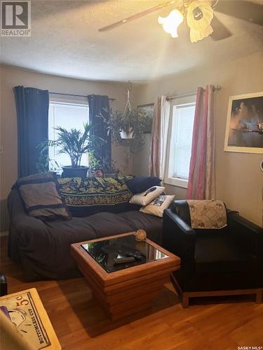 331 T Avenue S, Saskatoon, SK - Indoor Photo Showing Living Room