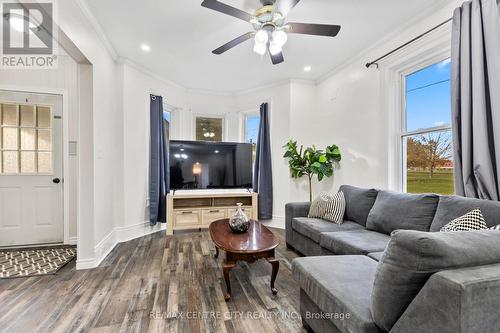 2 Verna Street, St. Thomas, ON - Indoor Photo Showing Living Room