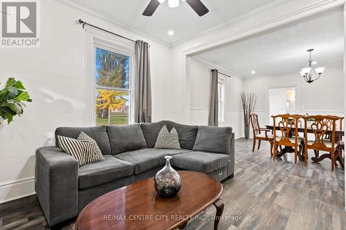 2 Verna Street, St. Thomas, ON - Indoor Photo Showing Living Room