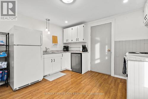 2 Verna Street, St. Thomas, ON - Indoor Photo Showing Kitchen