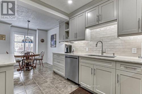 2 - 340 Ambleside Drive, London, ON - Indoor Photo Showing Kitchen With Upgraded Kitchen