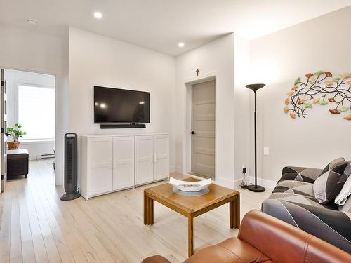 Salon - 1851 Rue Henri-Blaquière, Chambly, QC - Indoor Photo Showing Living Room