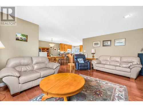 1095 Mt. Fosthall Drive, Vernon, BC - Indoor Photo Showing Living Room