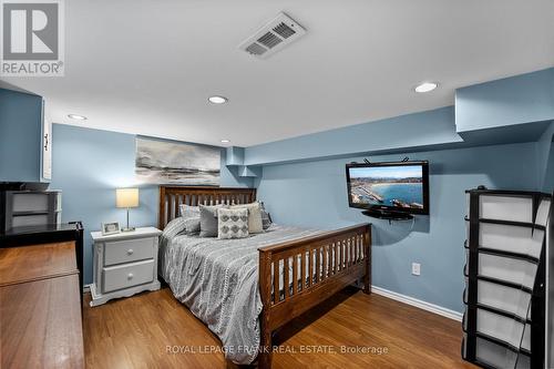 253 Ritson Road S, Oshawa (Central), ON - Indoor Photo Showing Bedroom