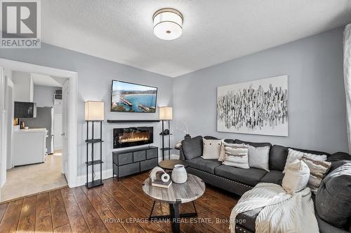 253 Ritson Road S, Oshawa (Central), ON - Indoor Photo Showing Living Room With Fireplace