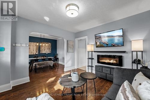 253 Ritson Road S, Oshawa (Central), ON - Indoor Photo Showing Living Room With Fireplace