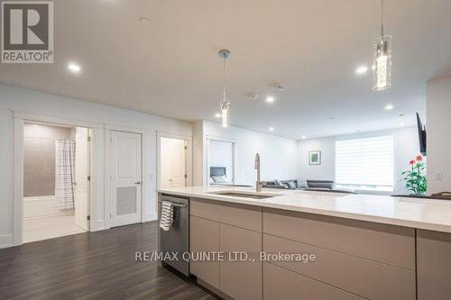 407 - 17 Cleave Avenue, Prince Edward County (Picton), ON - Indoor Photo Showing Kitchen