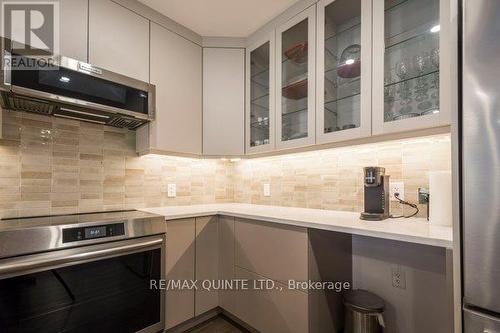 407 - 17 Cleave Avenue, Prince Edward County (Picton), ON - Indoor Photo Showing Kitchen With Upgraded Kitchen