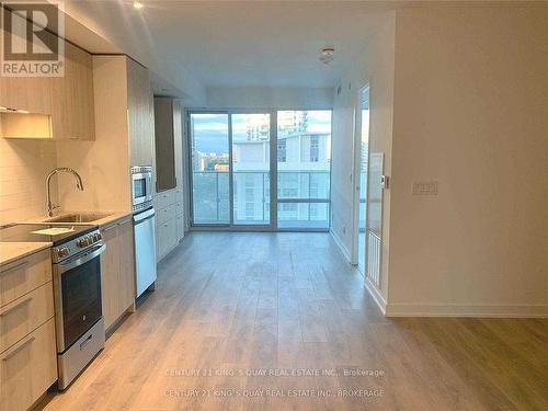 1407 - 501 Yonge Street, Toronto, ON - Indoor Photo Showing Kitchen