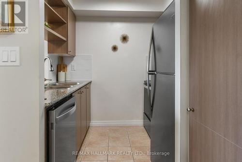 1007 - 30 Herons Hill Way, Toronto, ON - Indoor Photo Showing Kitchen With Double Sink