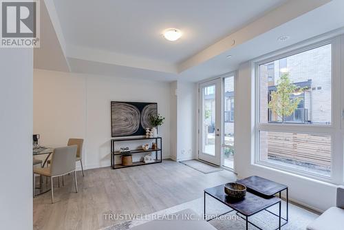 13 - 88 Turtle Island Road, Toronto, ON - Indoor Photo Showing Living Room