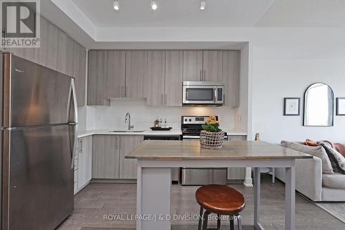 1102 - 68 Merton Street, Toronto, ON - Indoor Photo Showing Kitchen With Upgraded Kitchen