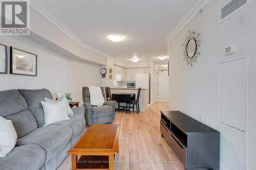 405 - 3 Marine Parade Drive, Toronto, ON - Indoor Photo Showing Living Room