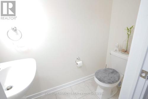 242 - 2355 Sheppard Avenue, Toronto, ON - Indoor Photo Showing Bathroom