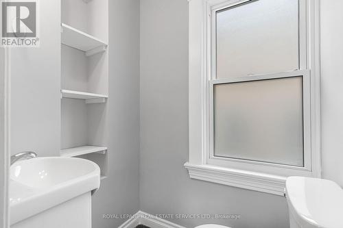 23 Hazel Street, St. Catharines, ON - Indoor Photo Showing Bathroom