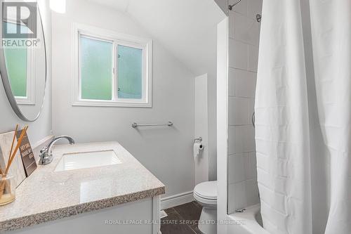 23 Hazel Street, St. Catharines, ON - Indoor Photo Showing Bathroom