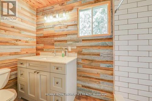 28 Goodman Road, Kawartha Lakes, ON - Indoor Photo Showing Bathroom