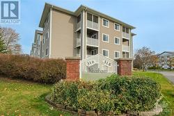 316 LORRY GREENBERG DRIVE UNIT#209  Ottawa, ON K1T 2P4