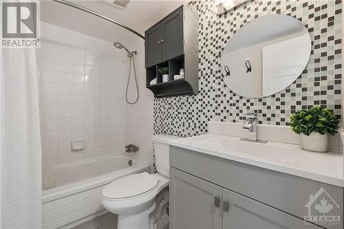 316 Lorry Greenberg Drive Unit#209, Ottawa, ON - Indoor Photo Showing Bathroom