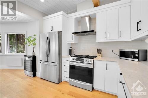 2063 Niagara Drive, Ottawa, ON - Indoor Photo Showing Kitchen