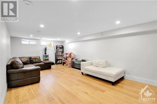 2063 Niagara Drive, Ottawa, ON - Indoor