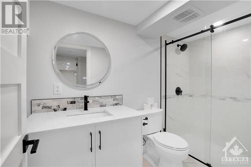 2063 Niagara Drive, Ottawa, ON - Indoor Photo Showing Bathroom