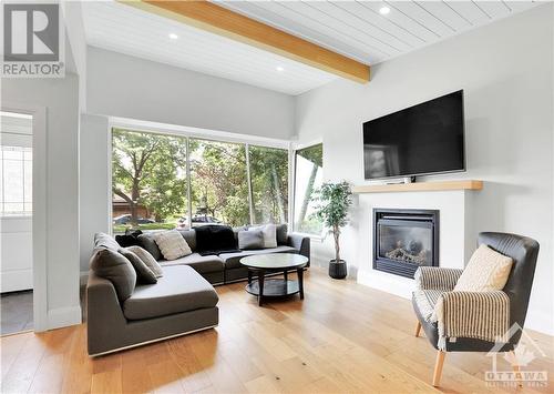 2063 Niagara Drive, Ottawa, ON - Indoor Photo Showing Living Room With Fireplace