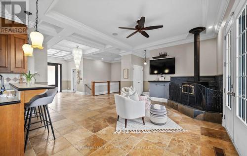 1108 Sandy Hook Road, Kawartha Lakes, ON - Indoor Photo Showing Dining Room