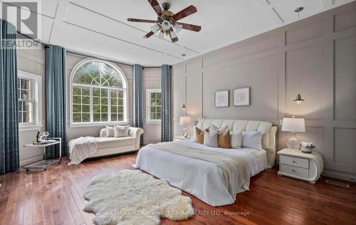 1108 Sandy Hook Road, Kawartha Lakes, ON - Indoor Photo Showing Bedroom