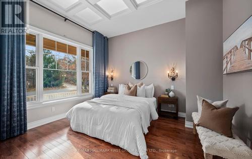 1108 Sandy Hook Road, Kawartha Lakes, ON - Indoor Photo Showing Bedroom