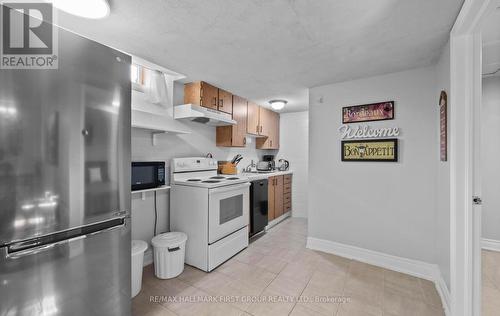 1108 Sandy Hook Road, Kawartha Lakes, ON - Indoor Photo Showing Kitchen